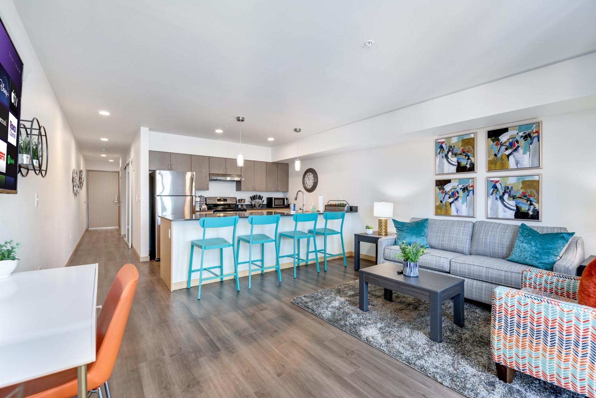 Garage Parking & Easy Access To Urban Living Seattle